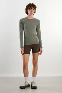 Aloe Vera Long-Sleeve Ultralight Fitted Tee – Oyster | Centre Commercial